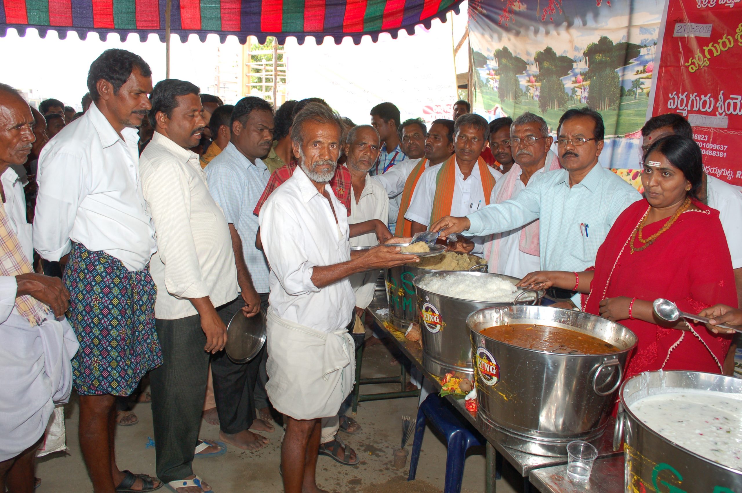 4 RTC bus stand annadanamu