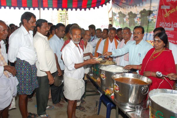 4 RTC bus stand annadanamu